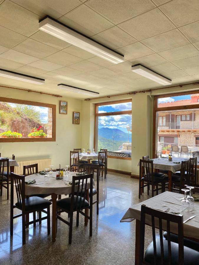 Hostal Alt Llobregat Castellar De N'Hug Buitenkant foto