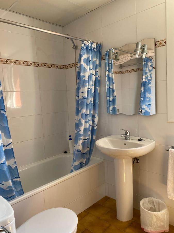 Hostal Alt Llobregat Castellar De N'Hug Buitenkant foto