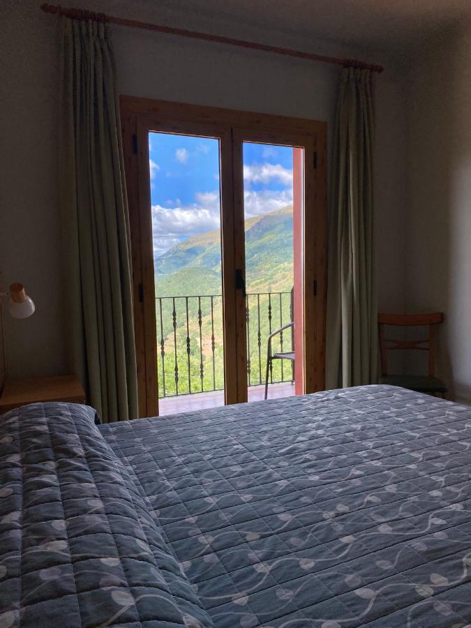 Hostal Alt Llobregat Castellar De N'Hug Buitenkant foto